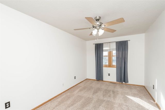 3017 E 43rd Street, Des Moines, IA 50317