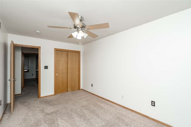 3017 E 43rd Street, Des Moines, IA 50317