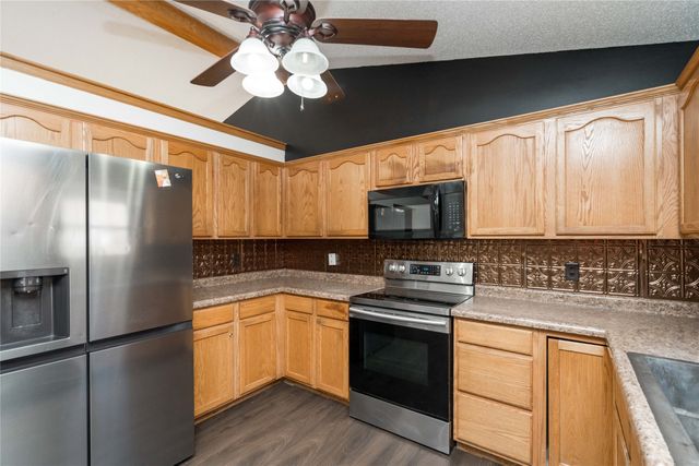 3017 E 43rd Street, Des Moines, IA 50317