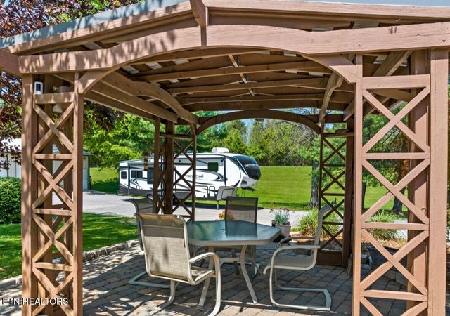 2041 Witt Rd, White Pine, TN 37890