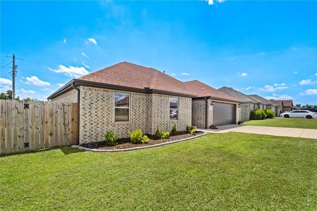 803 Mulberry Street, Gravette, AR 72736