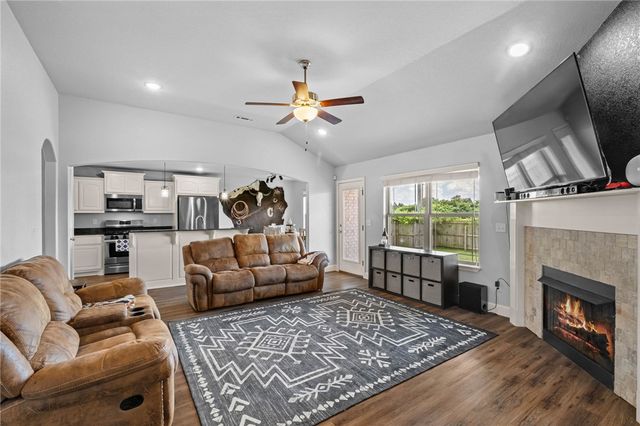 803 Mulberry Street, Gravette, AR 72736