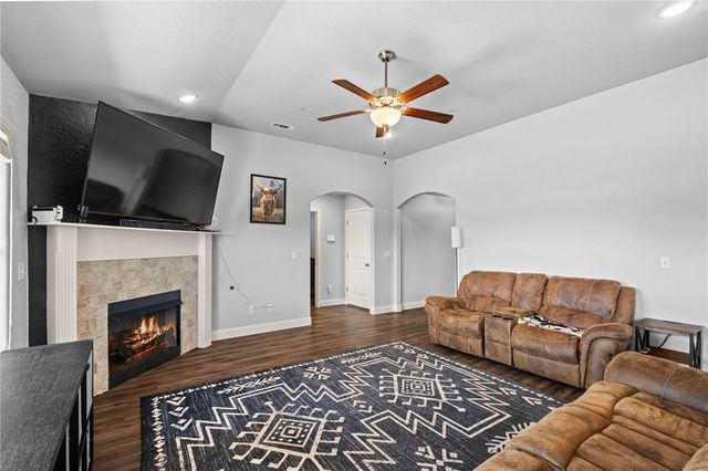 803 Mulberry Street, Gravette, AR 72736