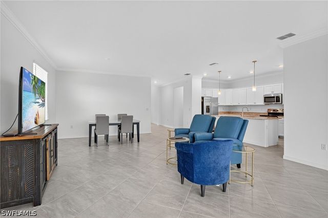 2126 Hamlin ST, Naples, FL 34120