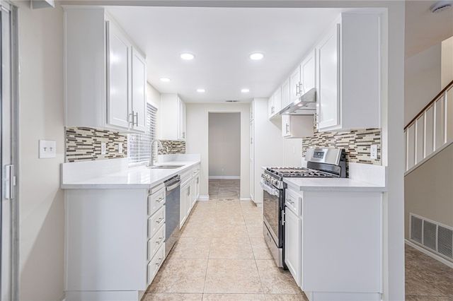 2644 W Newgrove Street, Lancaster, CA 93536