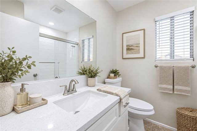2644 W Newgrove Street, Lancaster, CA 93536