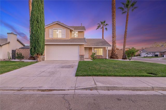 2644 W Newgrove Street, Lancaster, CA 93536