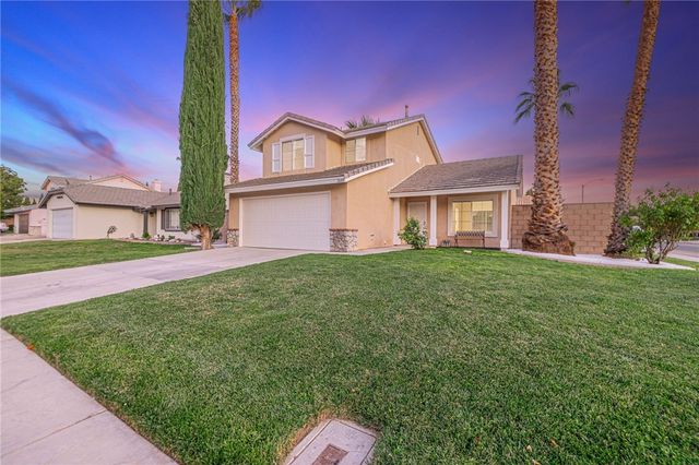 2644 W Newgrove Street, Lancaster, CA 93536