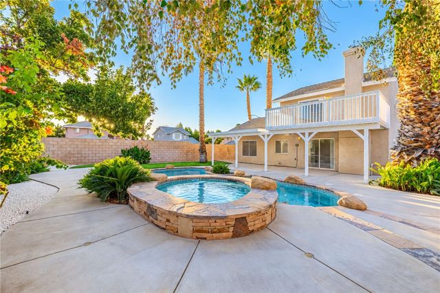 2644 W Newgrove Street, Lancaster, CA 93536