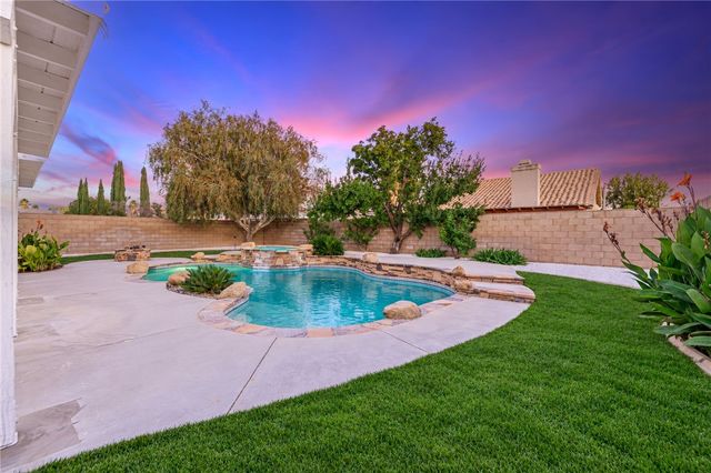 2644 W Newgrove Street, Lancaster, CA 93536
