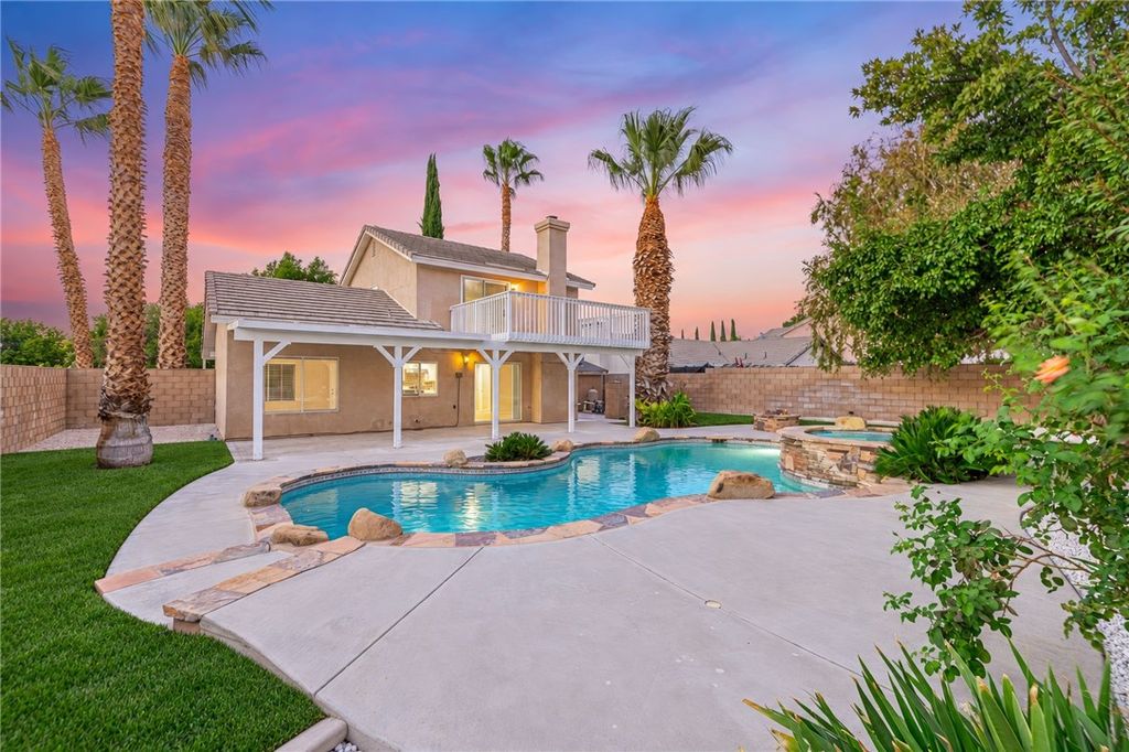 2644 W Newgrove Street, Lancaster, CA 93536
