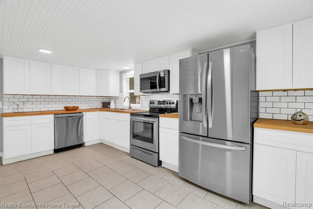 3932 Parker Road, Fort Gratiot, MI 48059