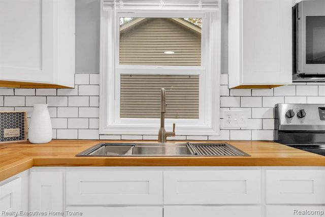 3932 Parker Road, Fort Gratiot, MI 48059