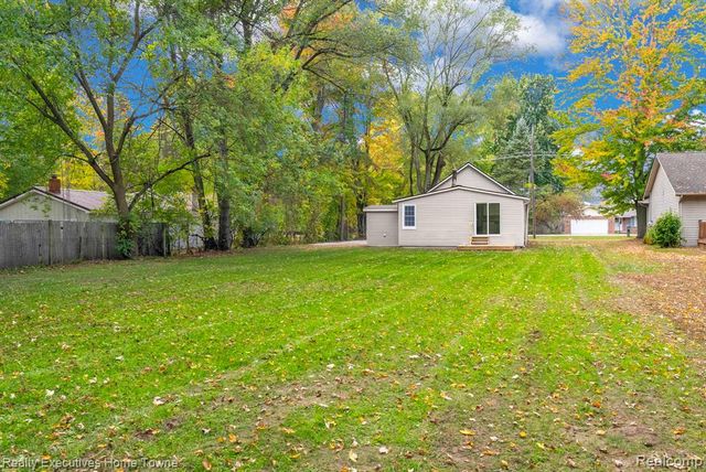 3932 Parker Road, Fort Gratiot, MI 48059