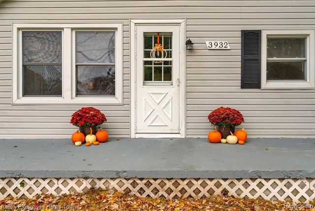 3932 Parker Road, Fort Gratiot, MI 48059