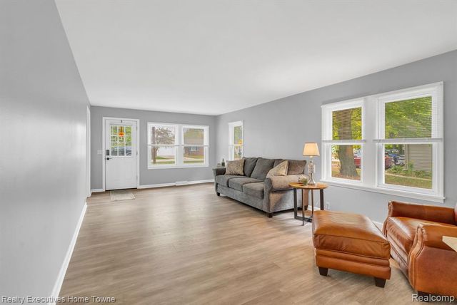 3932 Parker Road, Fort Gratiot, MI 48059