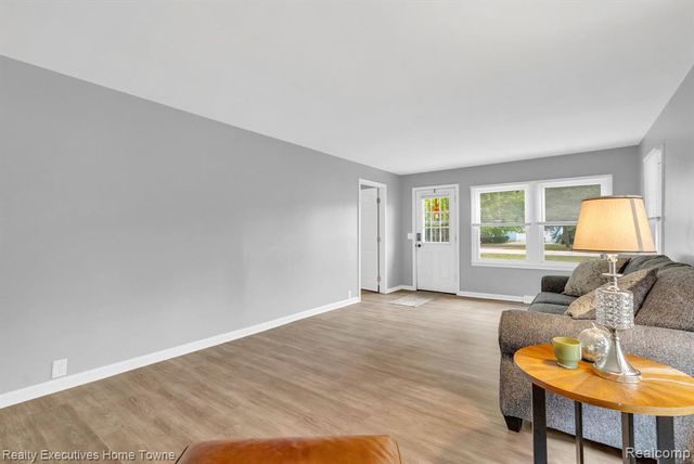 3932 Parker Road, Fort Gratiot, MI 48059