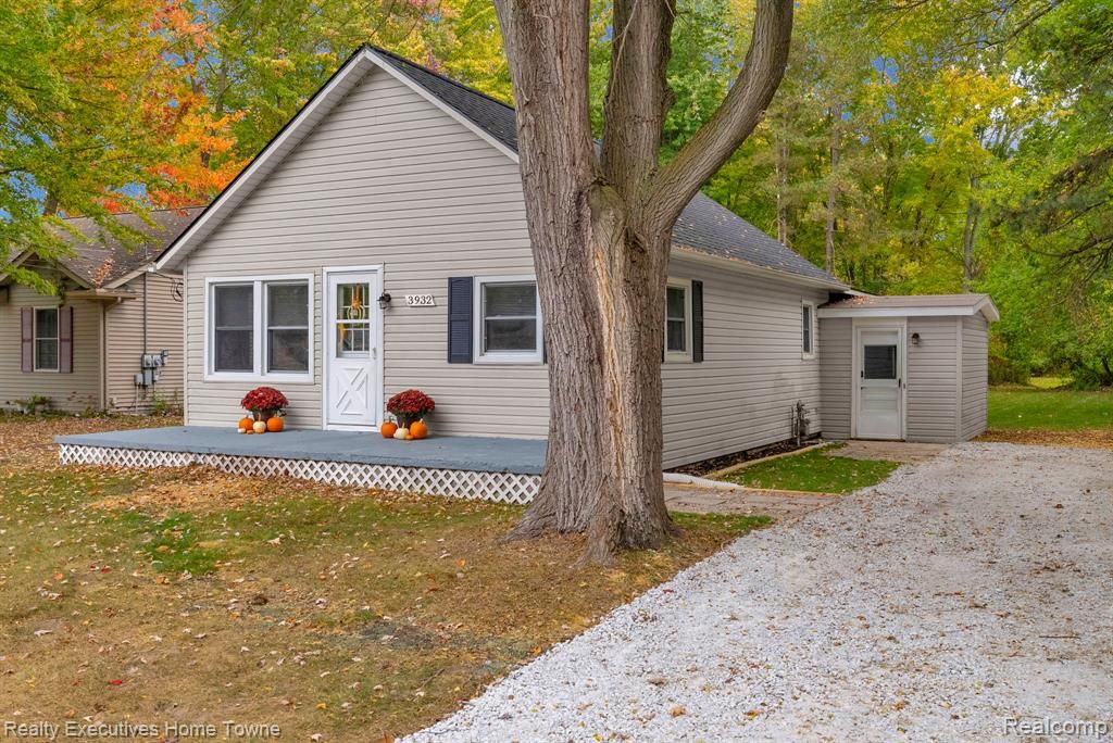 3932 Parker Road, Fort Gratiot, MI 48059