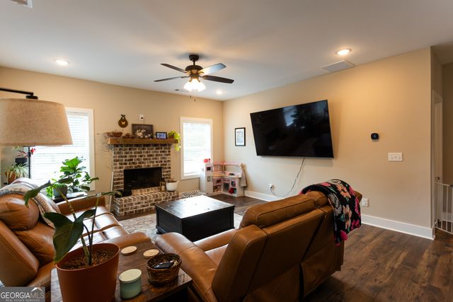 970 Jackson Lake Road, Mansfield, GA 30055