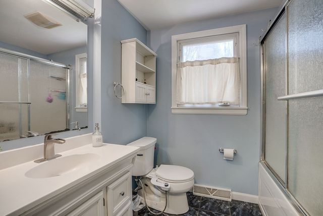 7 Briarwood Rd, Woburn, MA 01801