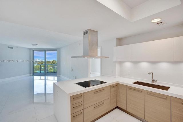17301 Biscayne Boulevard 708, North Miami Beach, FL 33160