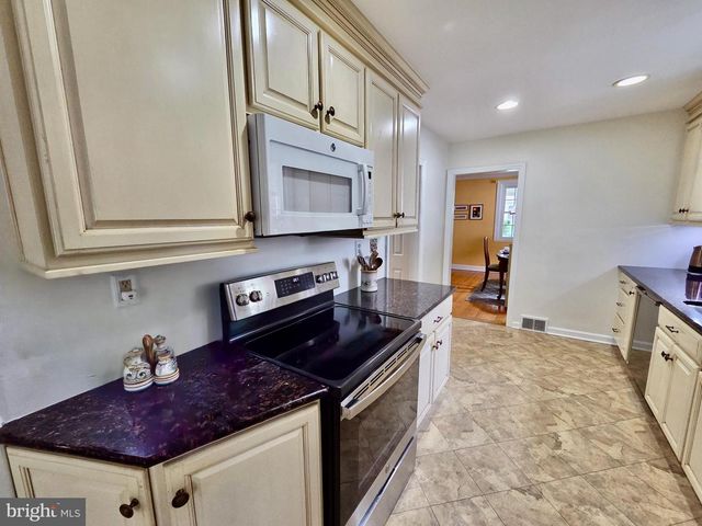 310 BUTLER RD, Springfield, PA 19064