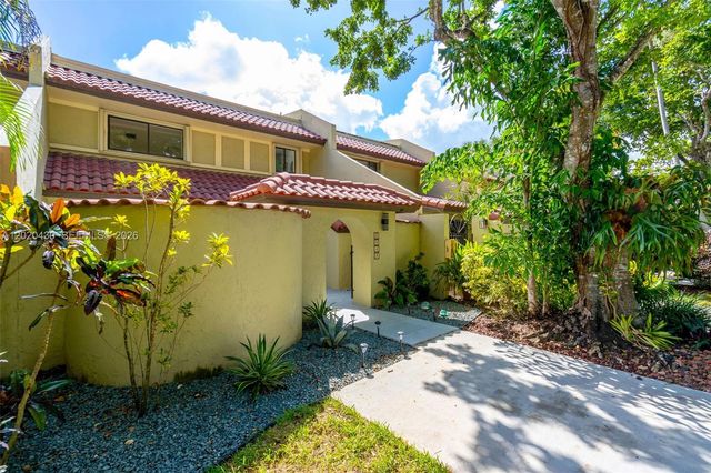 3843 Alcantara Ave 76B, Doral, FL 33178