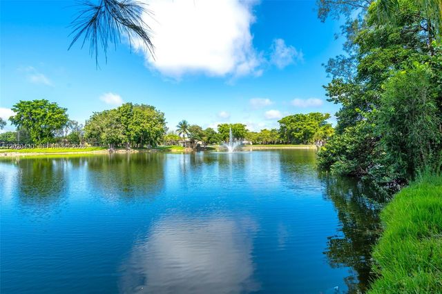 3843 Alcantara Ave 76B, Doral, FL 33178