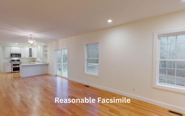 82 Lantern Drive, Sandown, NH 03873