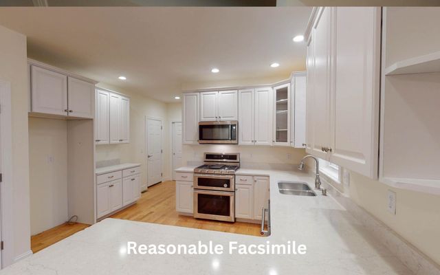 82 Lantern Drive, Sandown, NH 03873