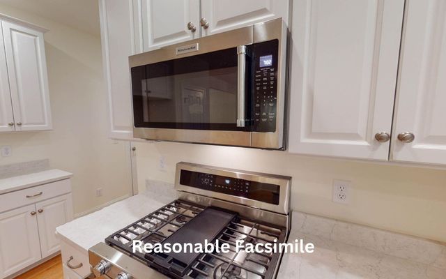 82 Lantern Drive, Sandown, NH 03873