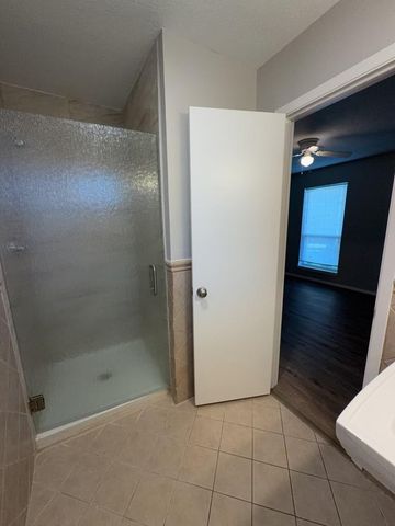 9915 Parkvale Drive, Houston, TX 77099