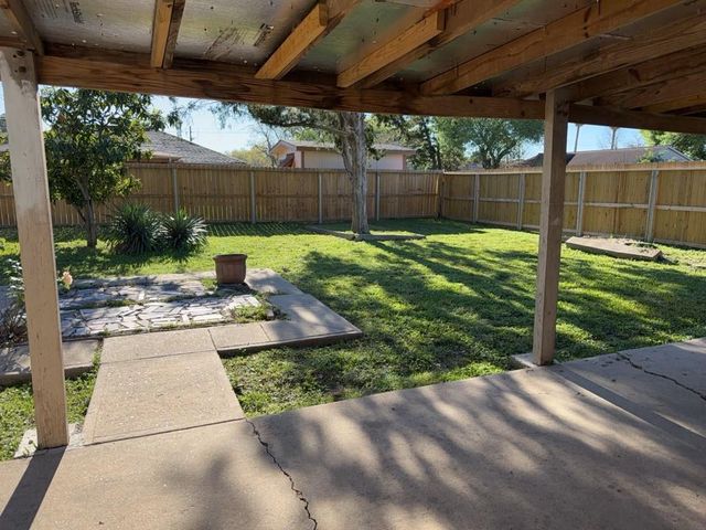 9915 Parkvale Drive, Houston, TX 77099