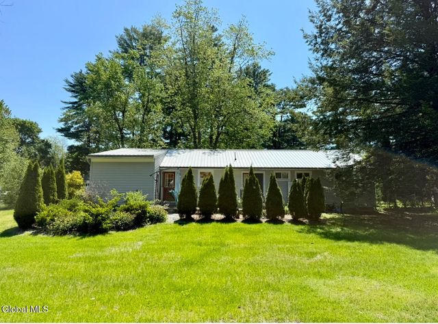 9 Reservoir Drive, Queensbury, NY 12804