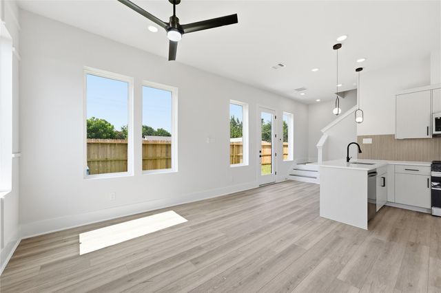 5315-5313 Jesselton Lane, Houston, TX 77091