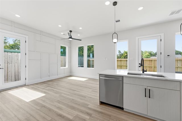 5315-5313 Jesselton Lane, Houston, TX 77091