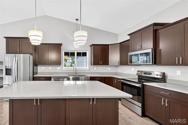 717 Ramblewood Circle, Wentzville, MO 63385