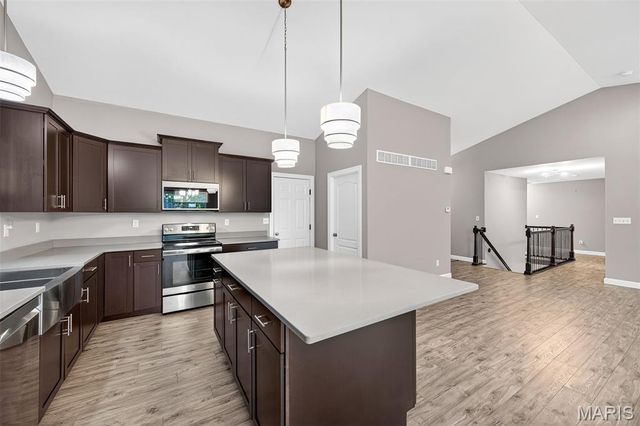 717 Ramblewood Circle, Wentzville, MO 63385