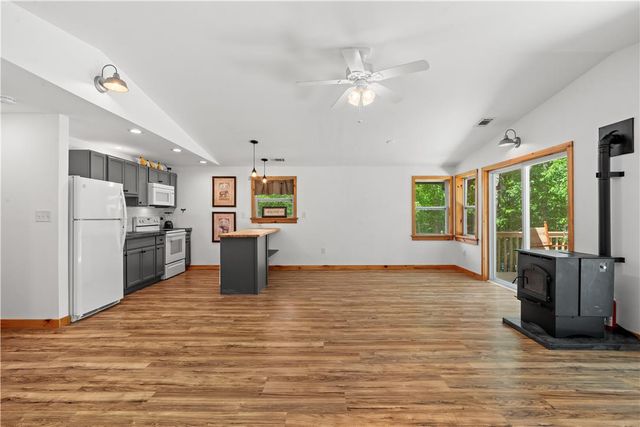307 Timber Hill Road, Price Twp, PA 18332