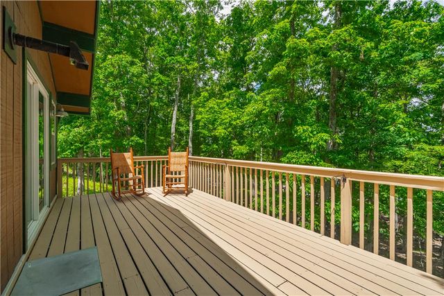 307 Timber Hill Road, Price Twp, PA 18332