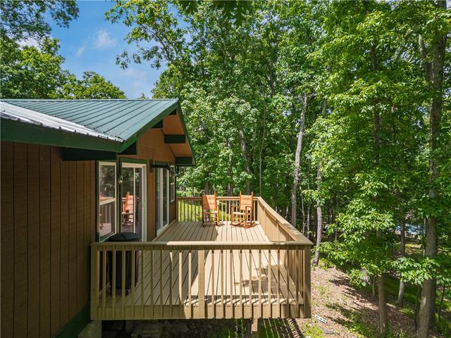 307 Timber Hill Road, Price Twp, PA 18332