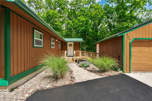 307 Timber Hill Road, Price Twp, PA 18332