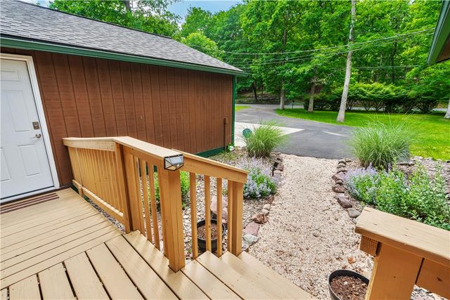 307 Timber Hill Road, Price Twp, PA 18332