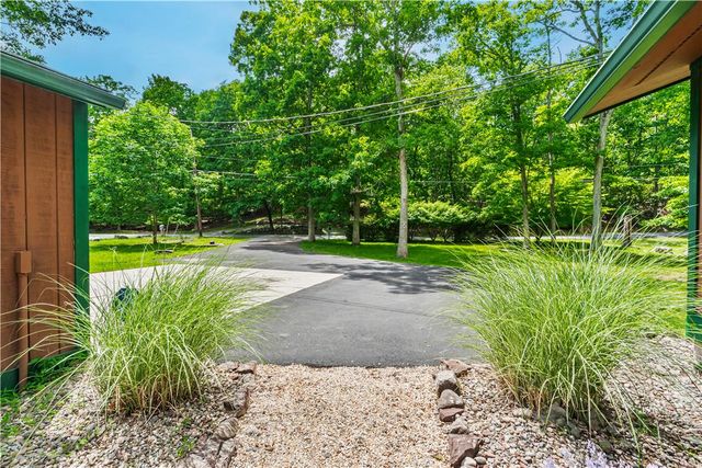 307 Timber Hill Road, Price Twp, PA 18332