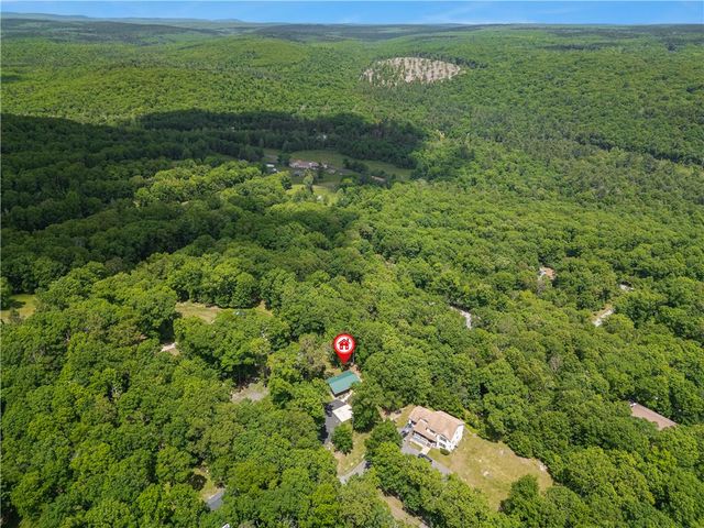 307 Timber Hill Road, Price Twp, PA 18332