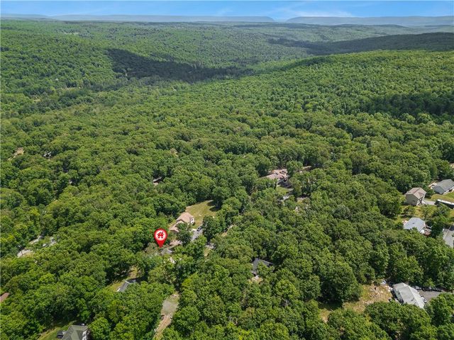 307 Timber Hill Road, Price Twp, PA 18332