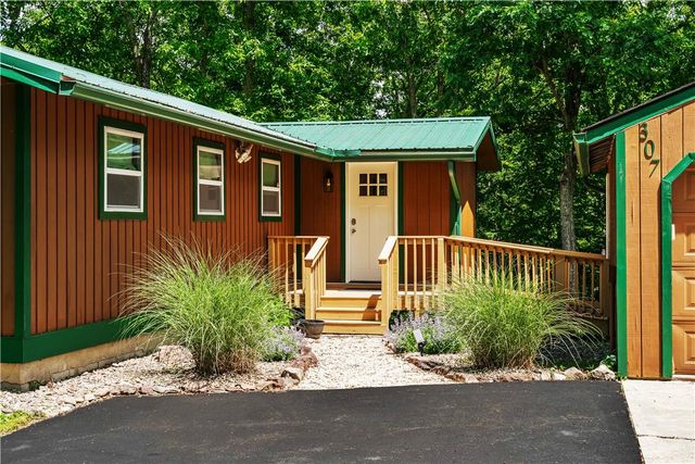 307 Timber Hill Road, Price Twp, PA 18332