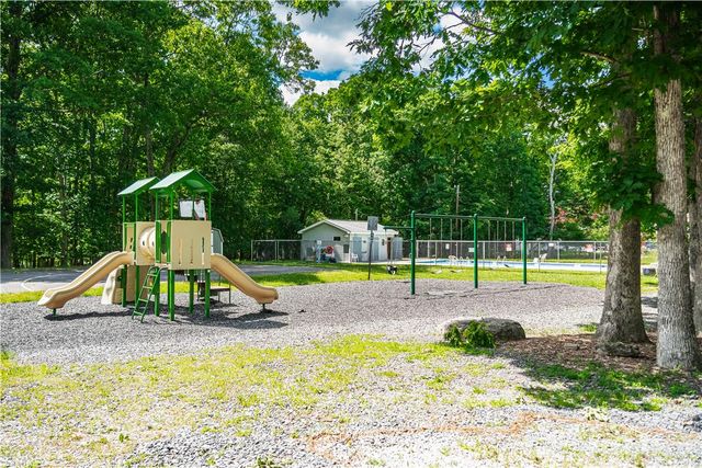 307 Timber Hill Road, Price Twp, PA 18332