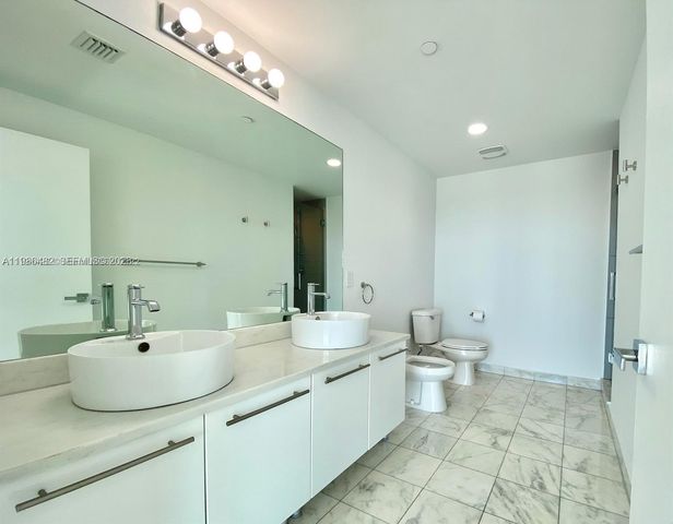 888 Biscayne Blvd 3106, Miami, FL 33132