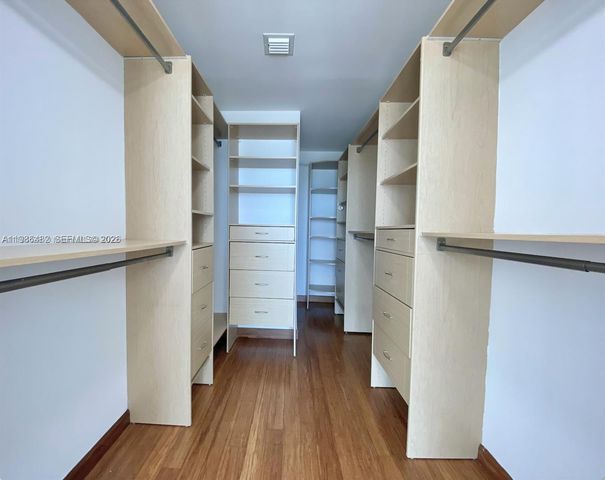 888 Biscayne Blvd 3106, Miami, FL 33132